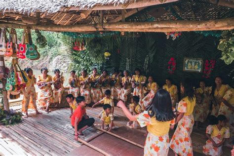Ang Mga Katutubong Wika: Tungo sa Pagbuo ng Isang Matatag .